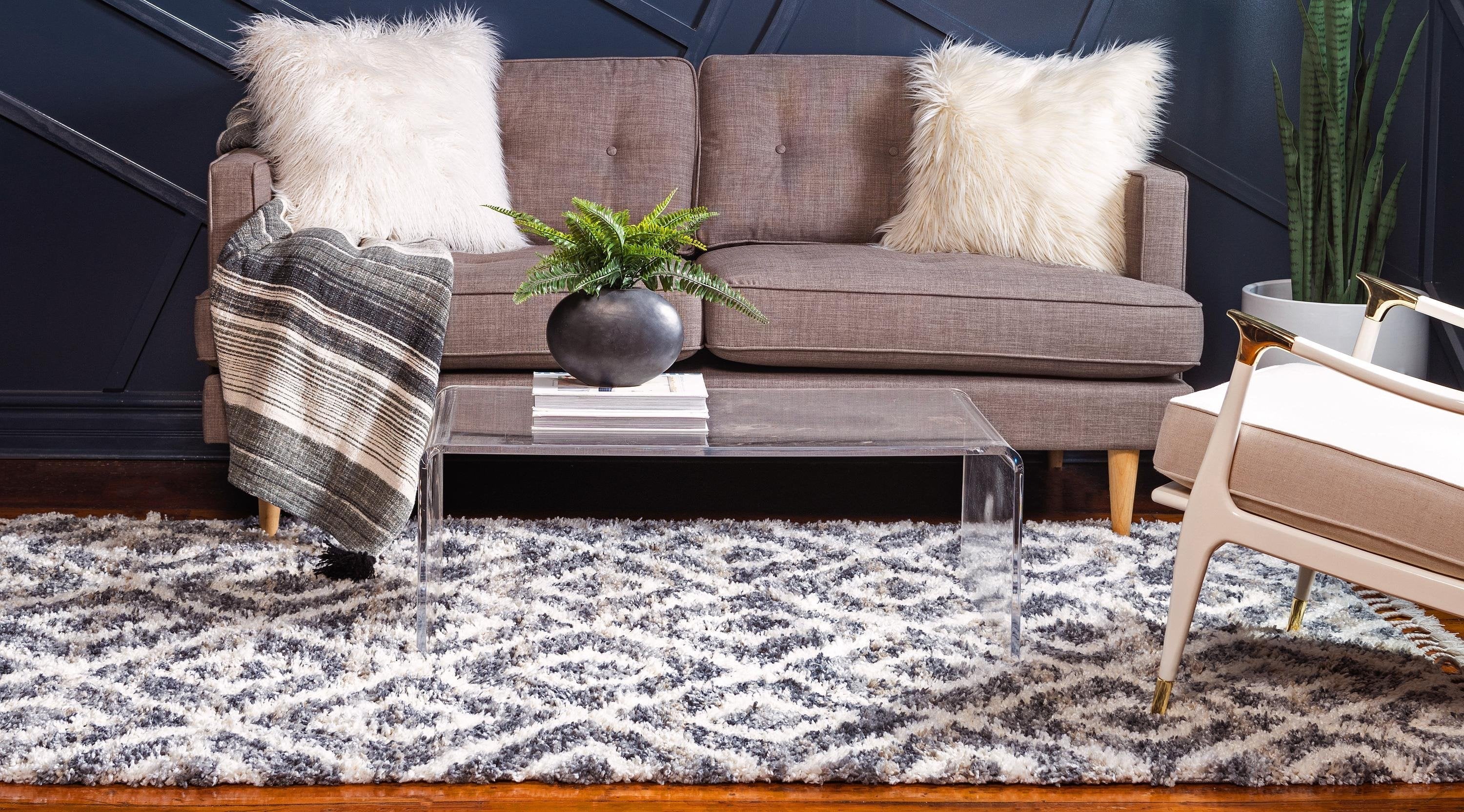 Roderick - Diamond Pattern Shaggy Rug