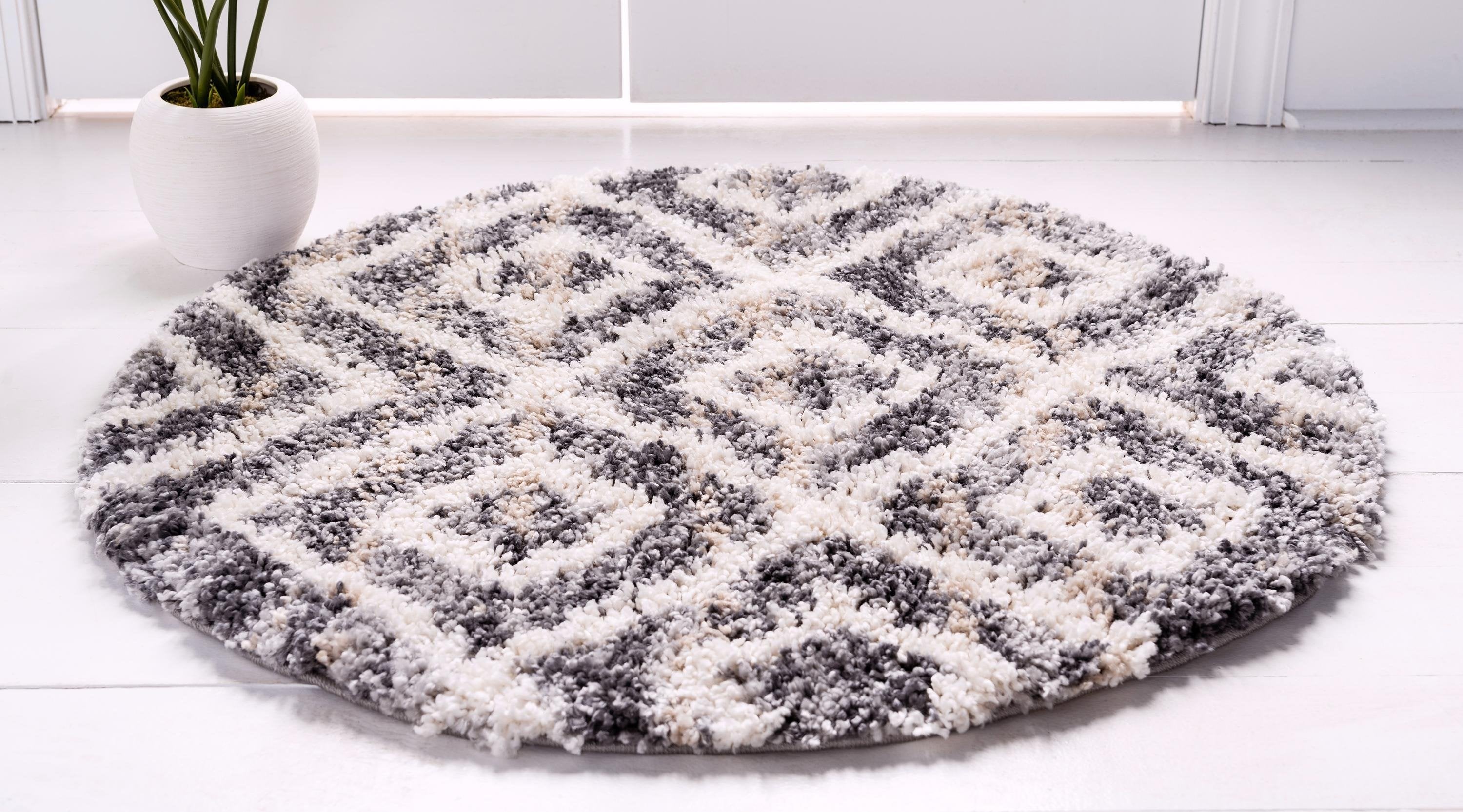 Roderick - Diamond Pattern Shaggy Rug