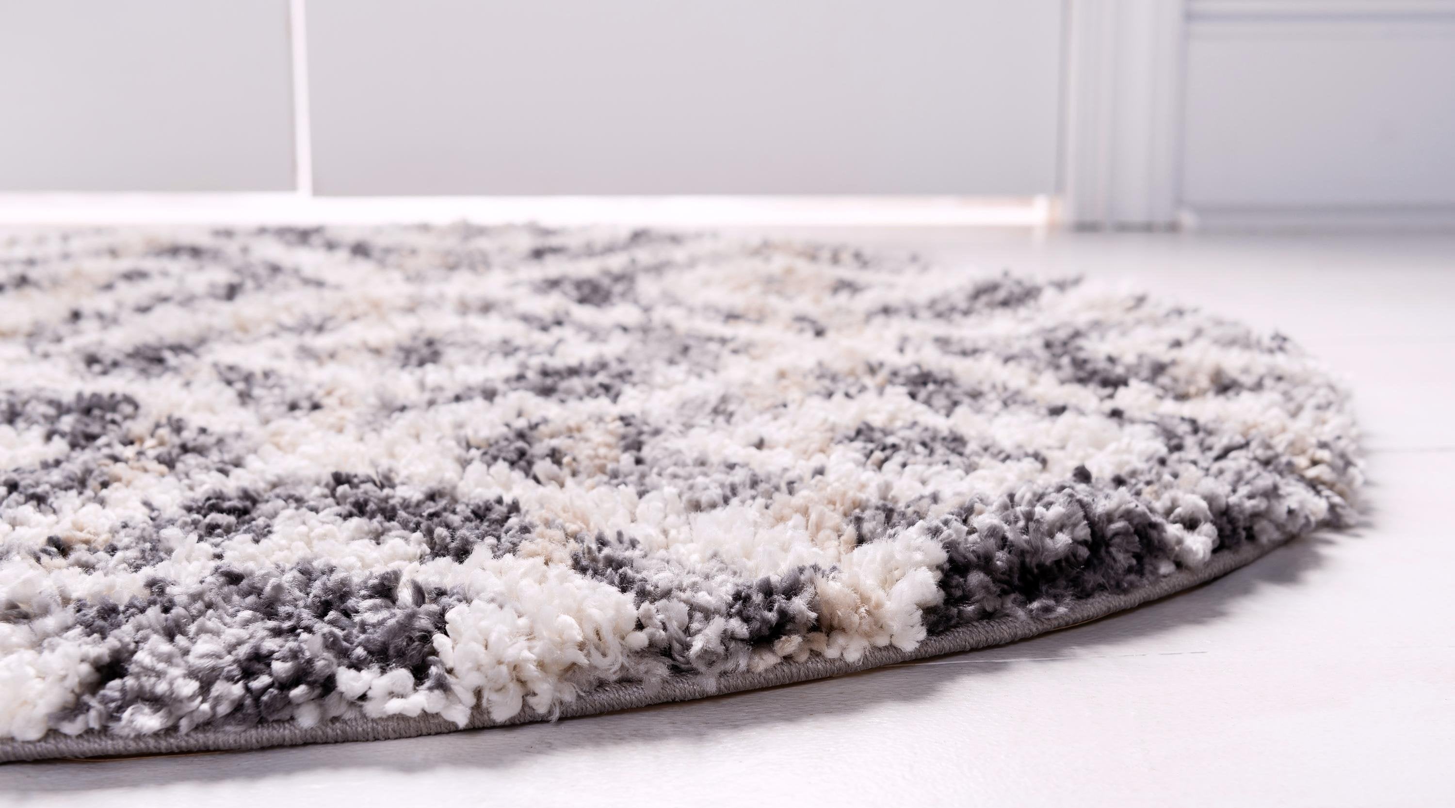 Roderick - Diamond Pattern Shaggy Rug