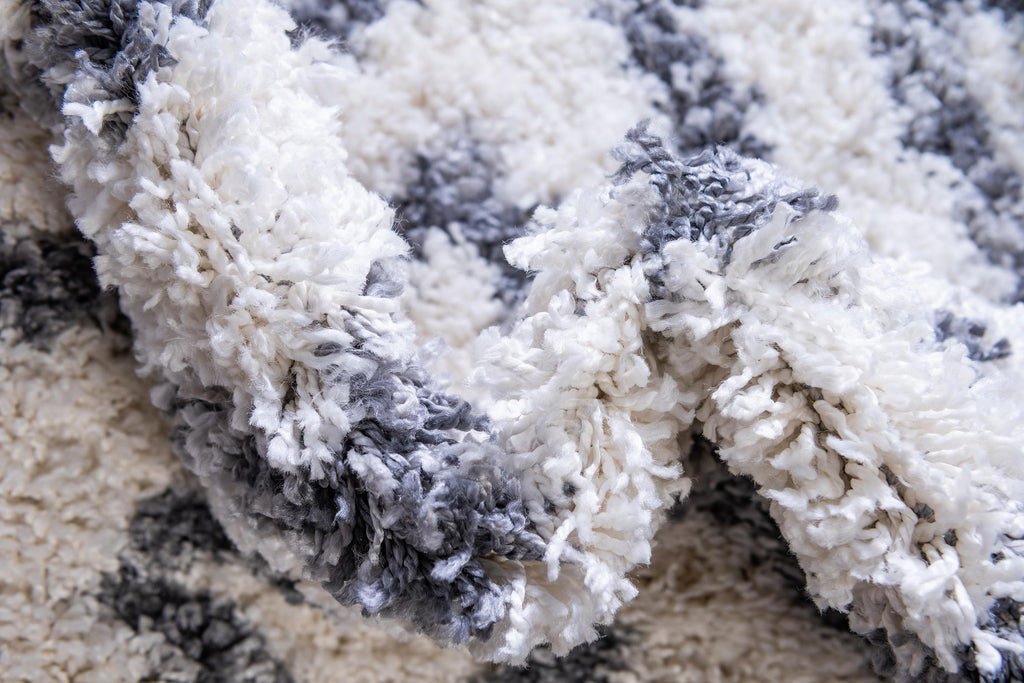 Roderick - Diamond Pattern Shaggy Rug