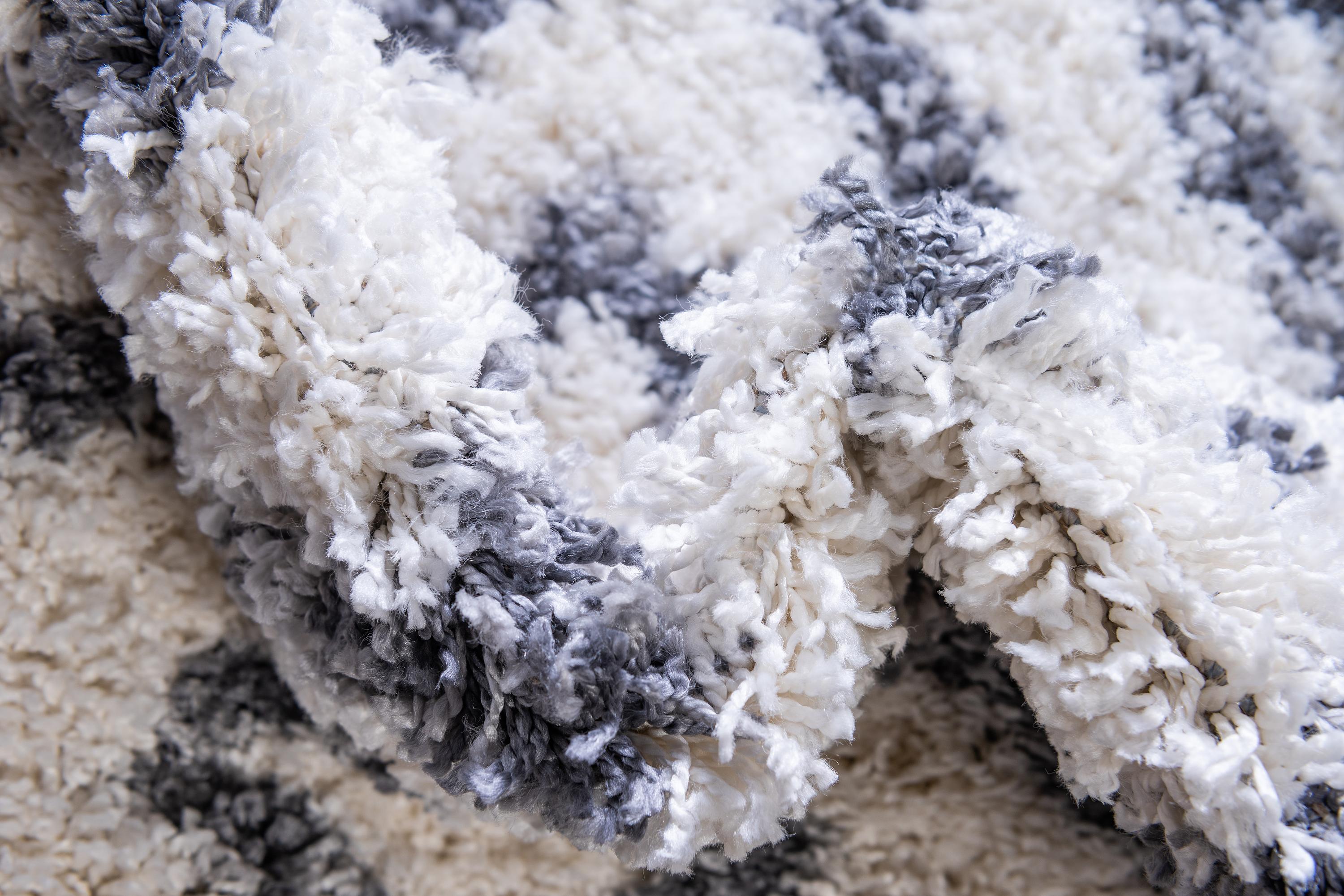 Roderick - Diamond Pattern Shaggy Rug