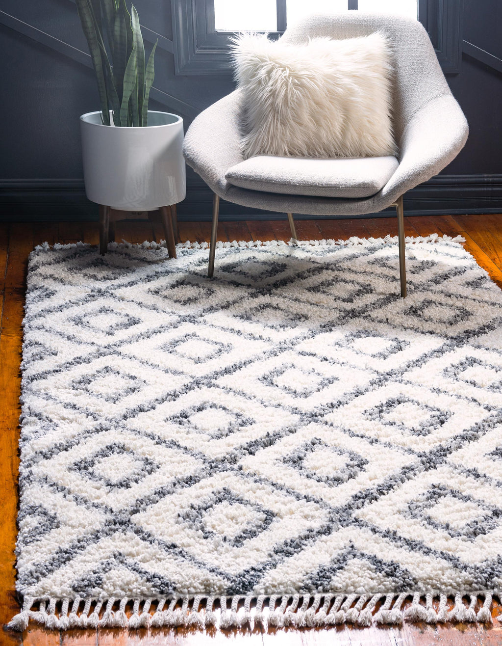 Roderick - Diamond Pattern Shaggy Rug