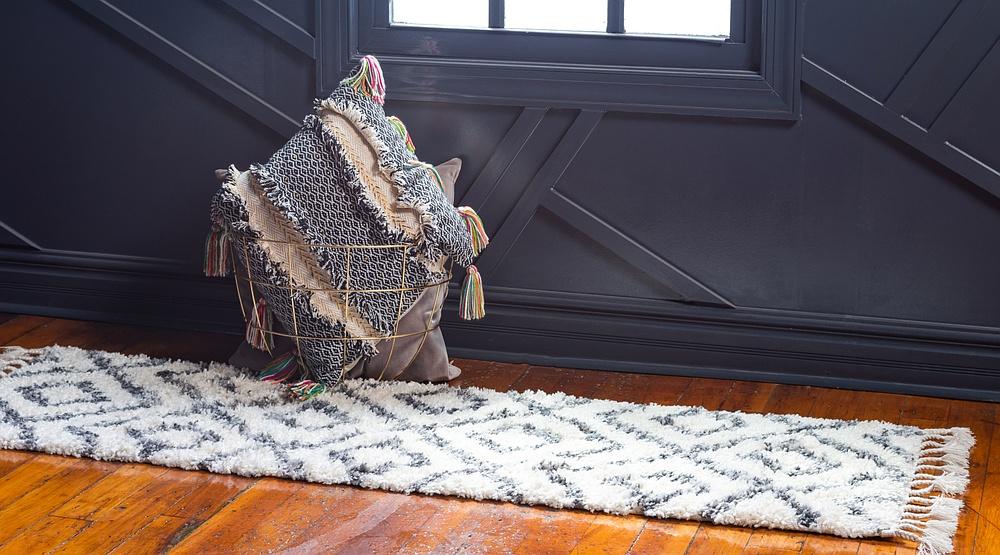 Roderick - Diamond Pattern Shaggy Rug