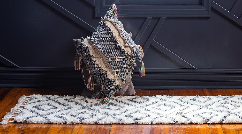 Roderick - Diamond Pattern Shaggy Rug